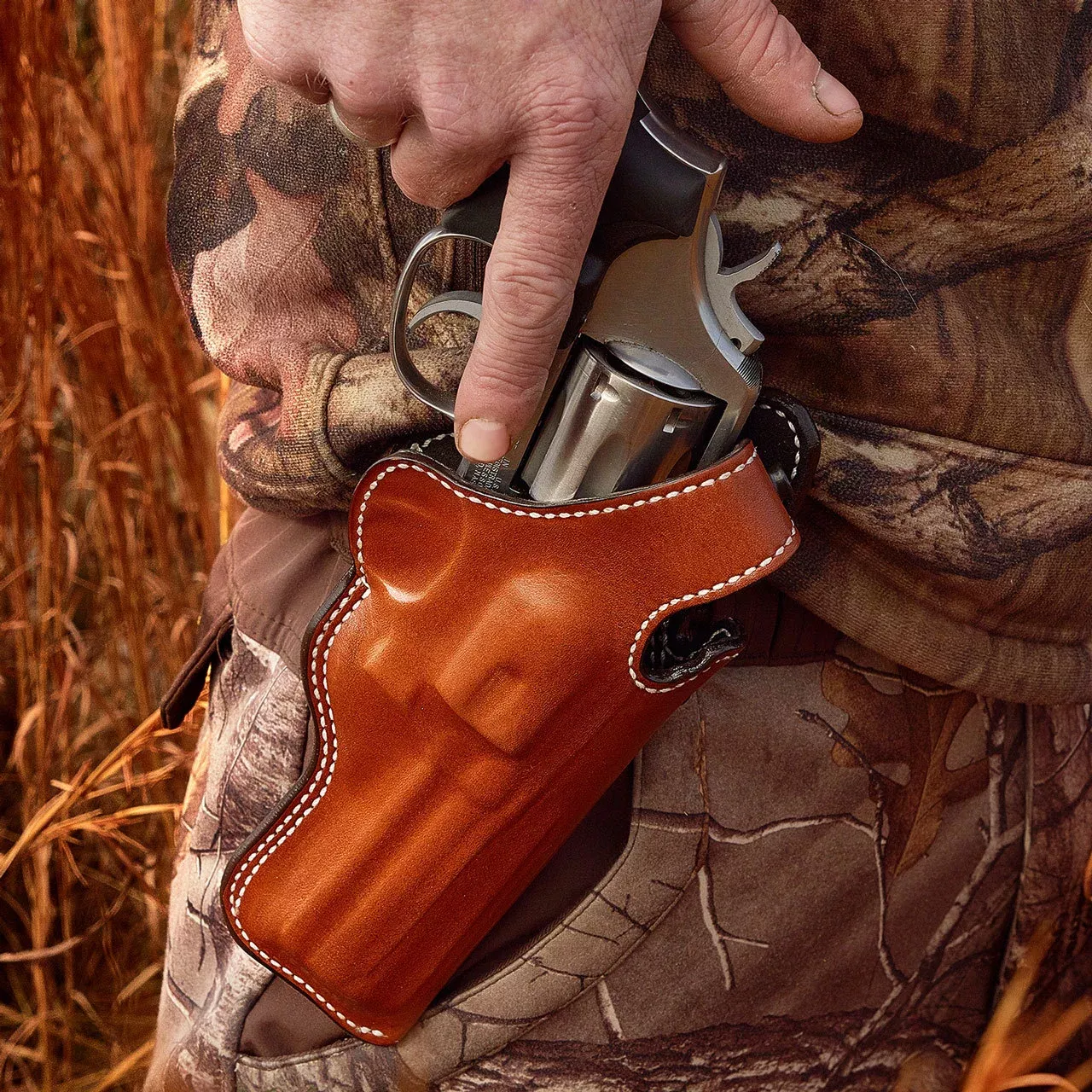Desantis Gunhide Dual Angle Hunter OWB Leather Belt Slide Holster, Right-Hand, Tan – 016TC5LZ0