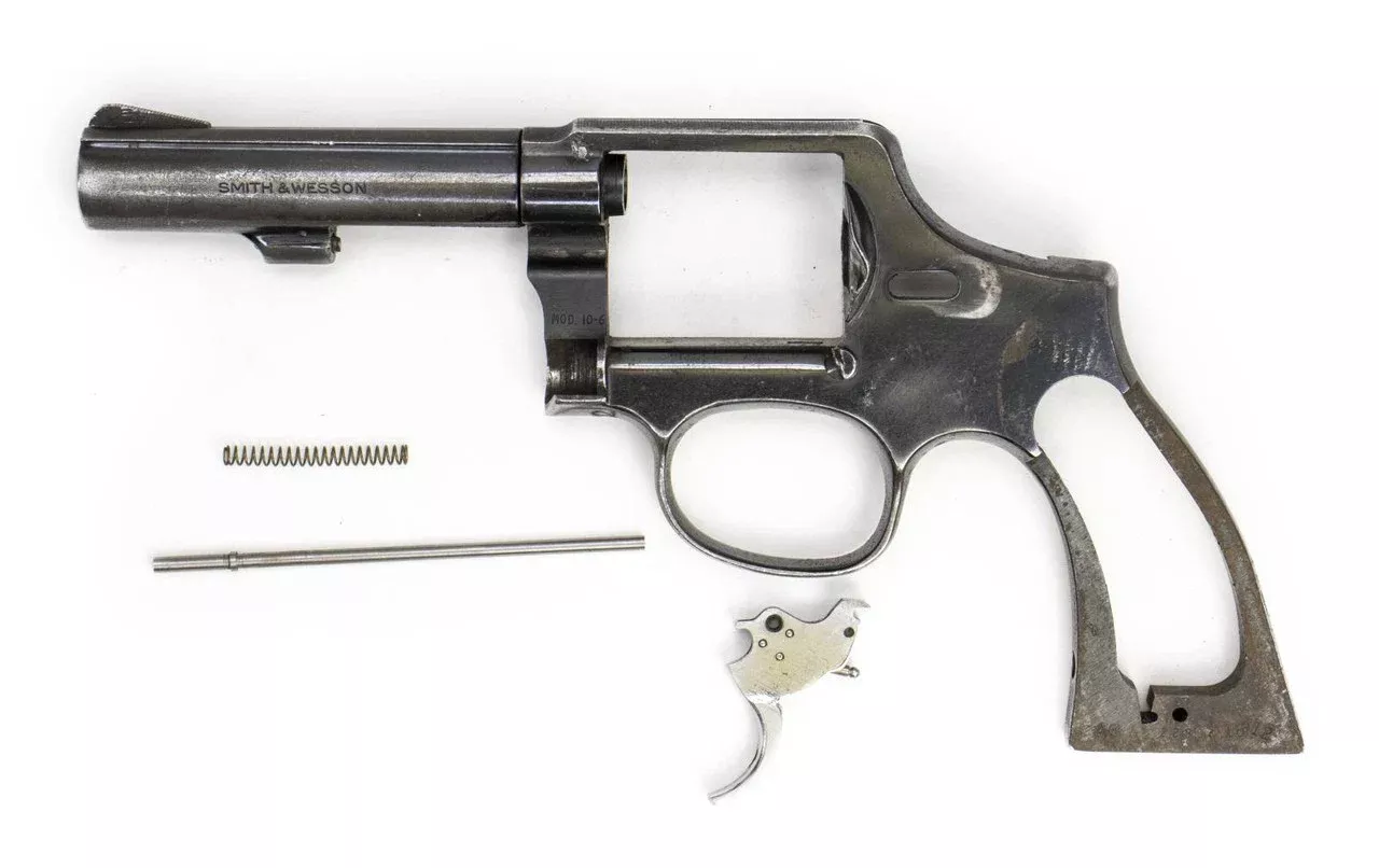 S&W 10-6 Revolver, .38 Special, 4 Heavy Barrel, Blued8476